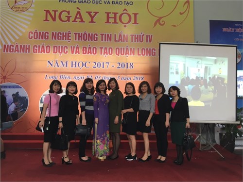 Trường mầm non Sơn Ca tưng bừng tham gia Ngày hội công nghệ thông tin lần thứ IV, năm 2018 của quận Long Biên .
